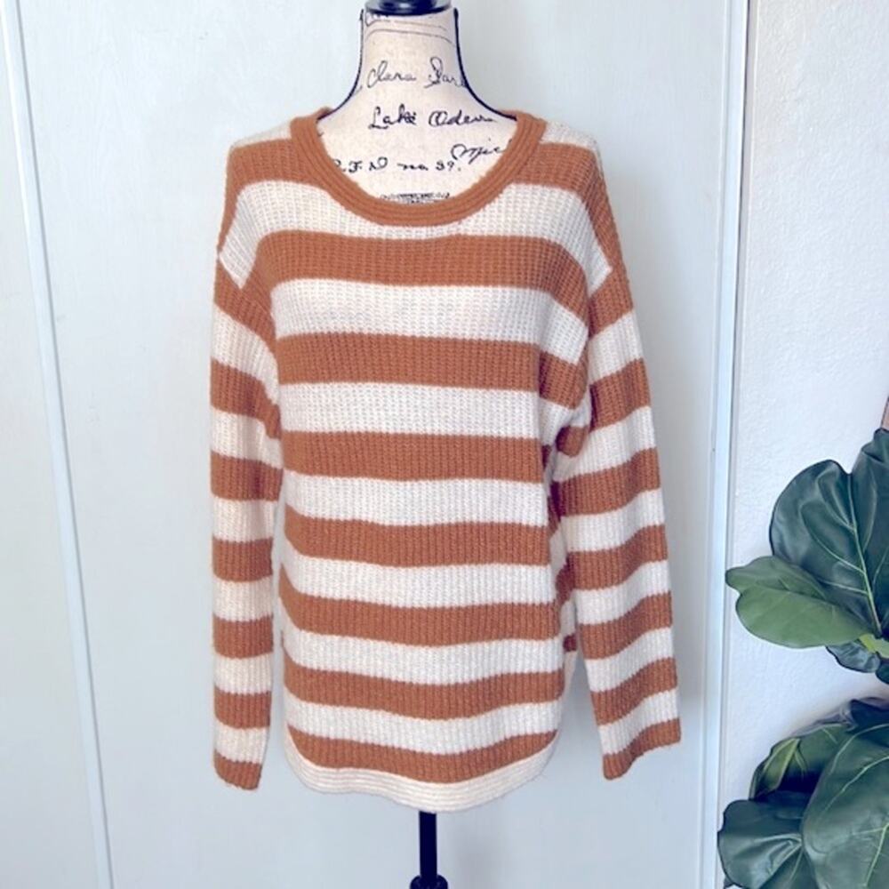 Cage  Striped Sweater size Large